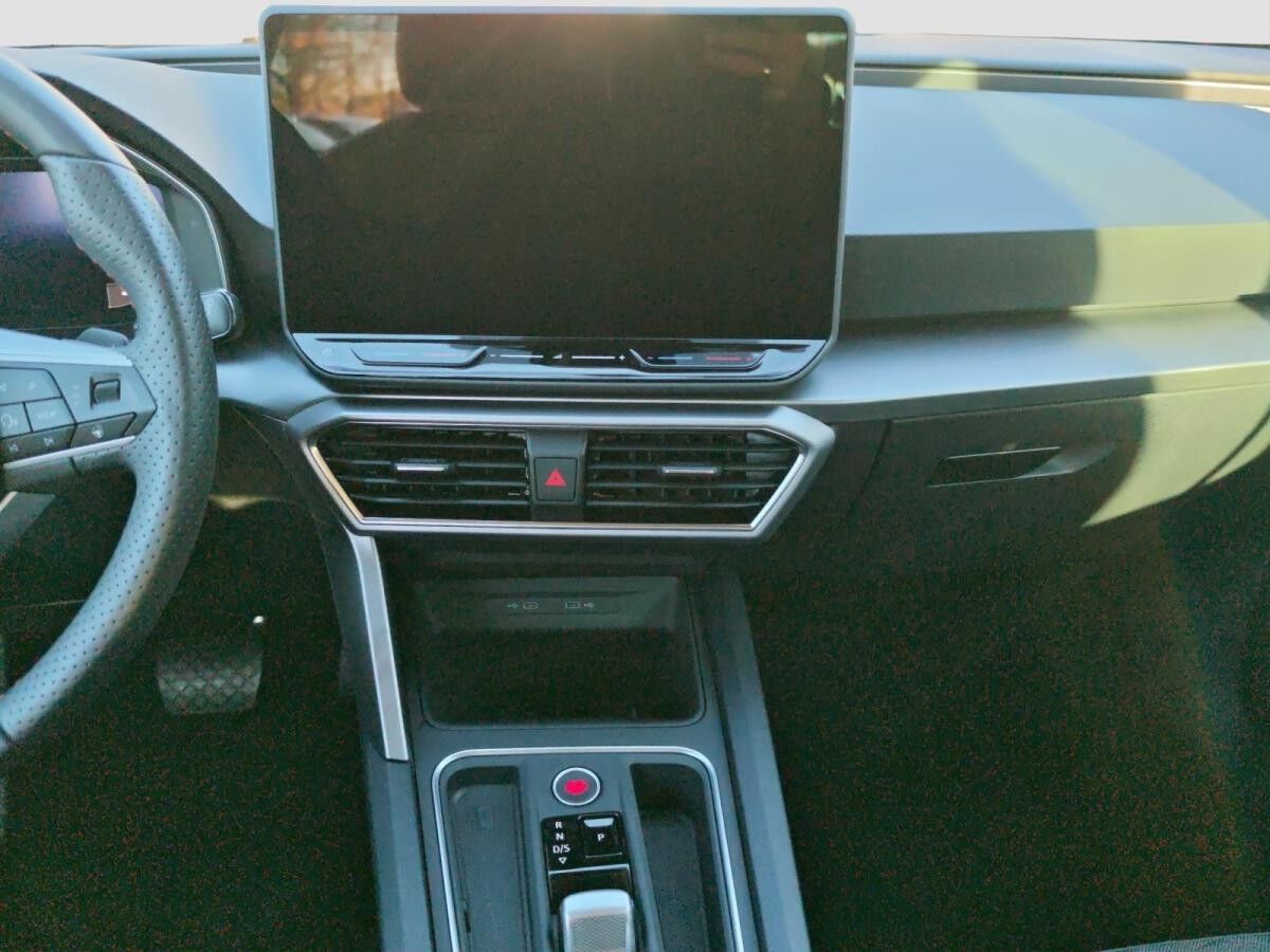 Seat Leon Sportstourer FR-Line 1.5 eTSI Convenience Visio+ MATRIX