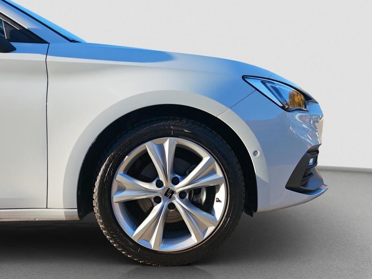 Seat Leon Sportstourer FR-Line 1.5 eTSI Convenience Visio+ MATRIX
