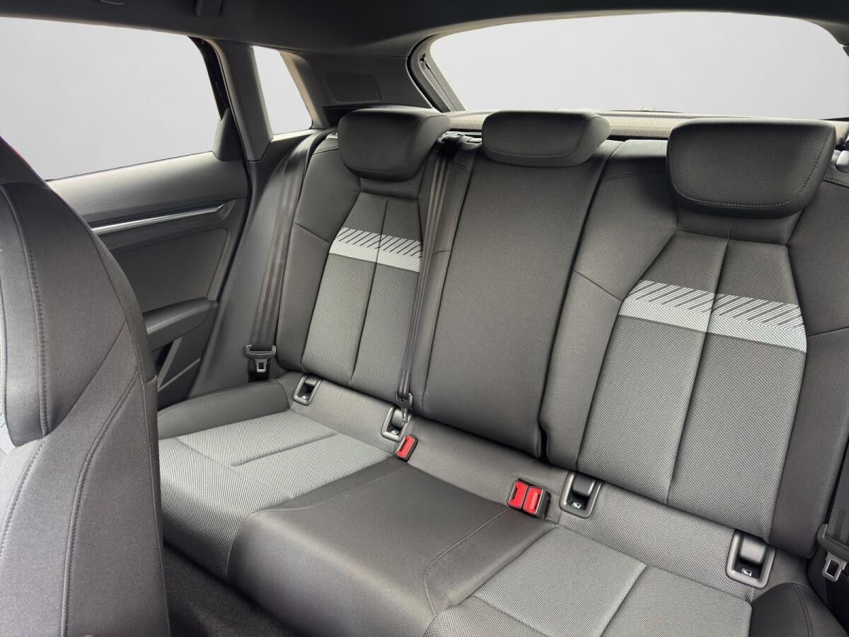 Audi A3 Sportback advanced TFSI S tronic*MEGA-AKTION*Navi*LED*Sportsitze*Assistpakete*18"Alu*Kamera*