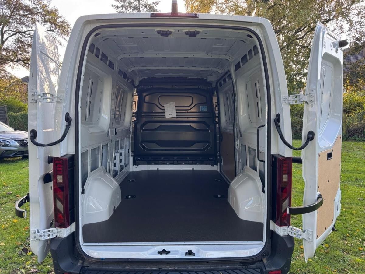 Nissan Interstar 🚐 L2H2 N-Connecta AHK