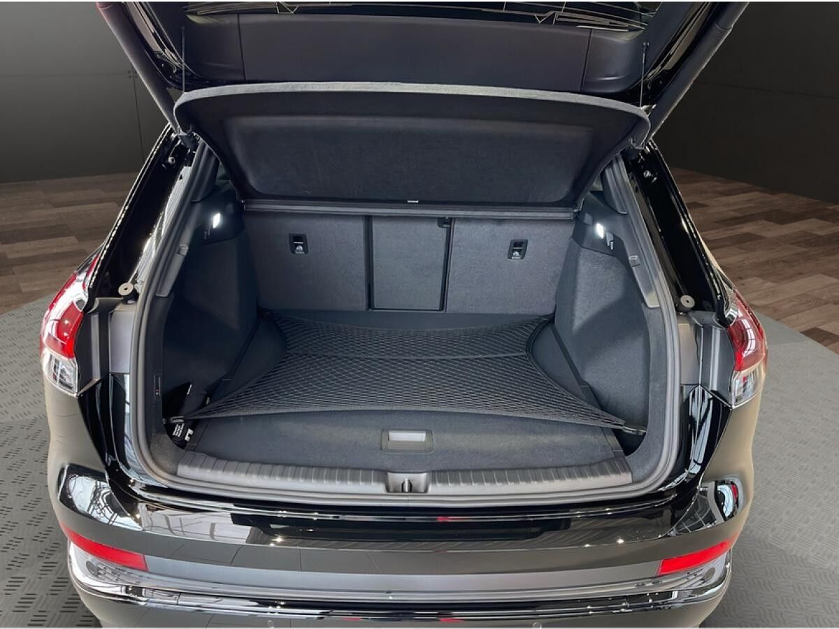 Audi e-tron Q4 45 e-tron / HuD, AHK, edtition S line, Assistenzpaket