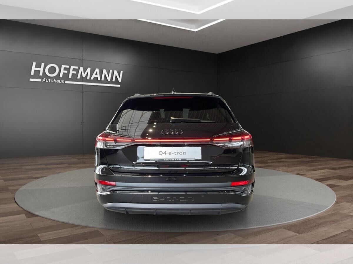 Audi e-tron Q4 45 e-tron / HuD, AHK, edtition S line, Assistenzpaket
