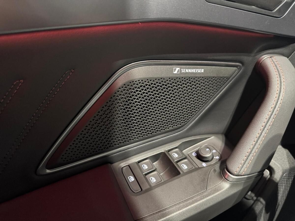 Cupra Leon Sportstourer VZ Black Ed. 1.5 e-Hybrid *AHK*Sennheiser*Intelligent*Leder*