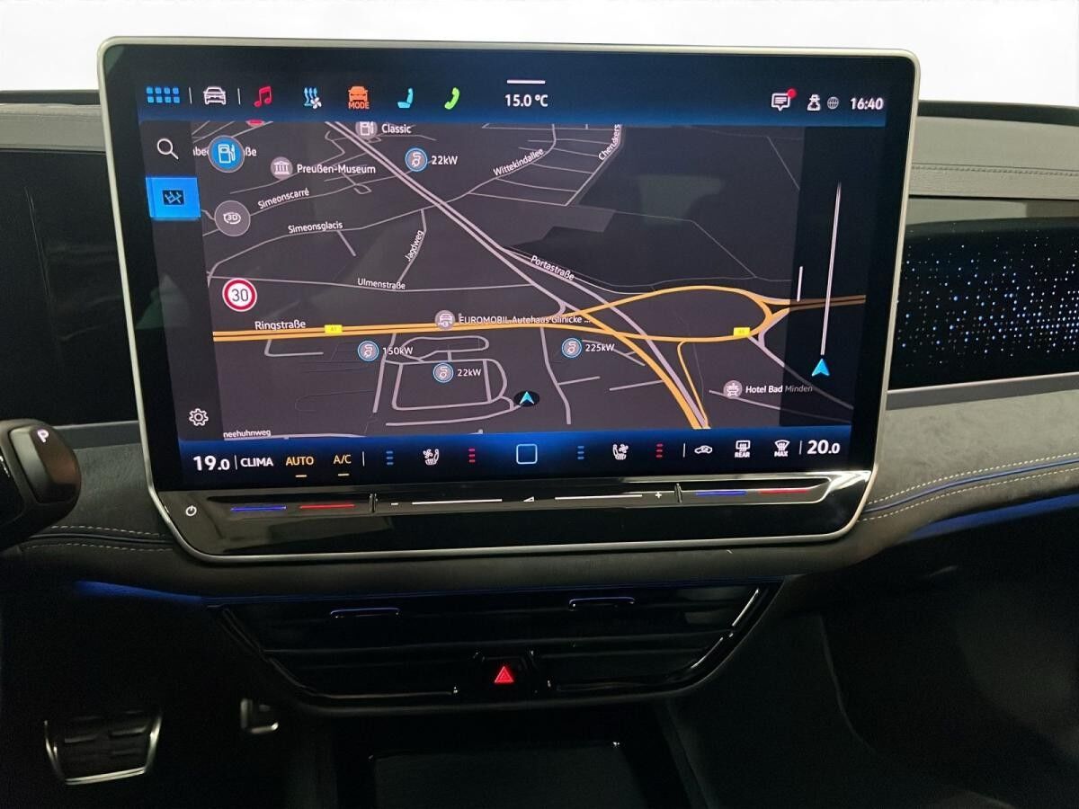 Volkswagen Passat Variant 2.0 TDI 4M R-Line AHK Matrix LM 19" ACC