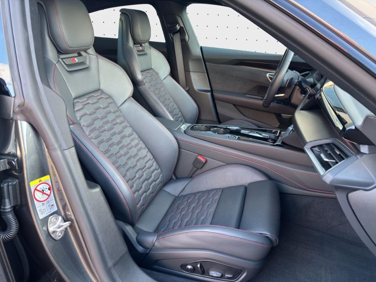 Audi e-tron GT S quattro*LASER*PANO*HUD*21ZOLL*NAVI-PLUS