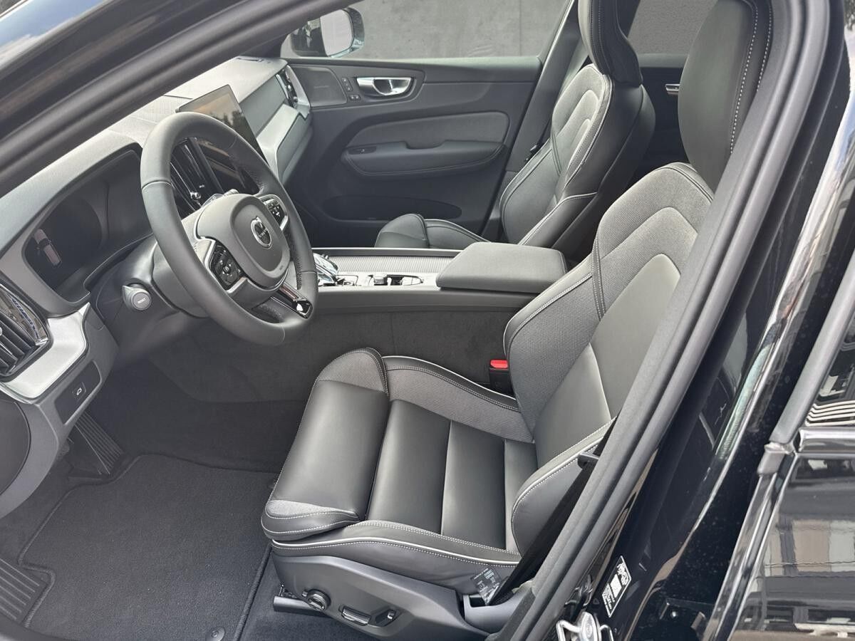 Volvo XC60 B5 Benzin AWD Black Edition Plus