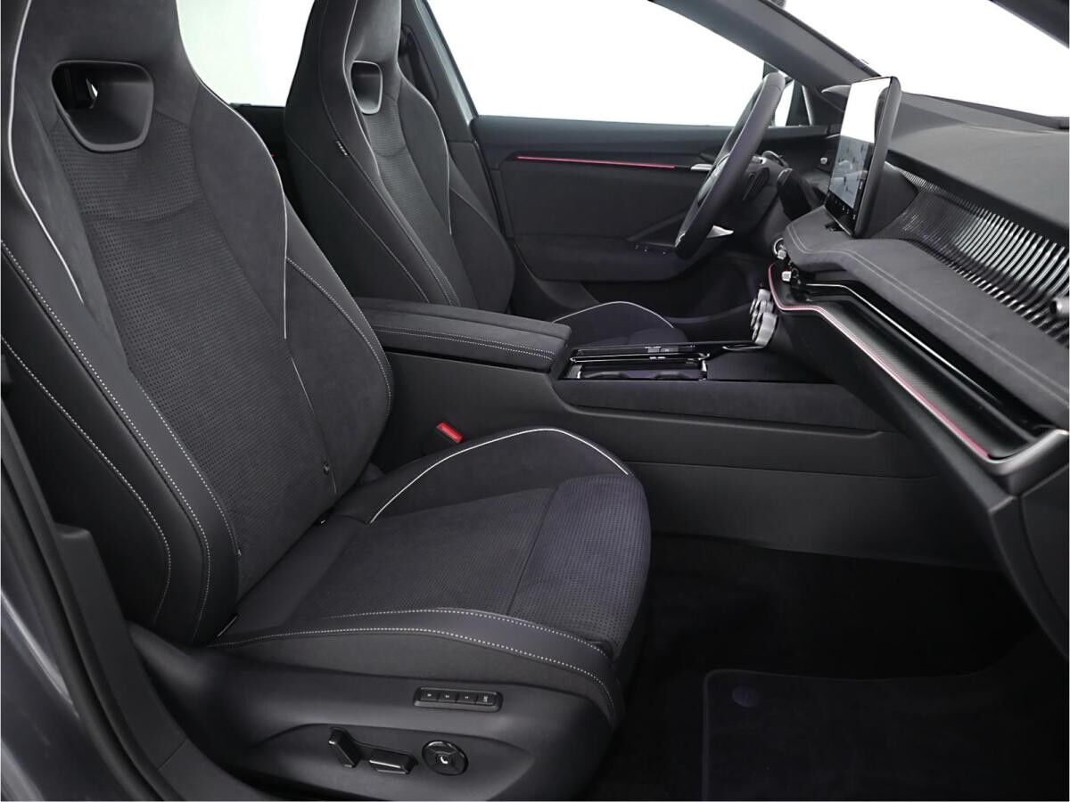 Skoda Superb Combi Sportline 2,0 TDI*KAMERA*SZH*AHK