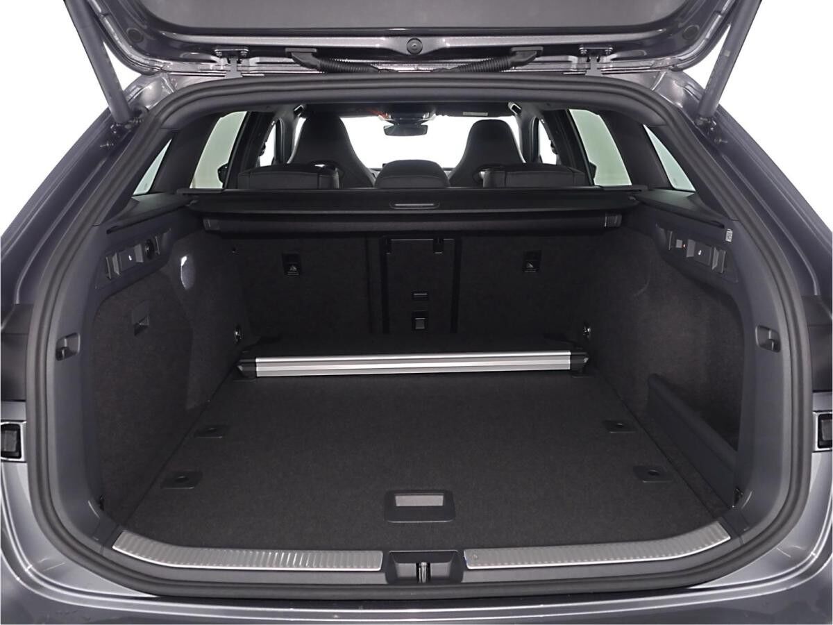 Skoda Superb Combi Sportline 2,0 TDI*KAMERA*SZH*AHK