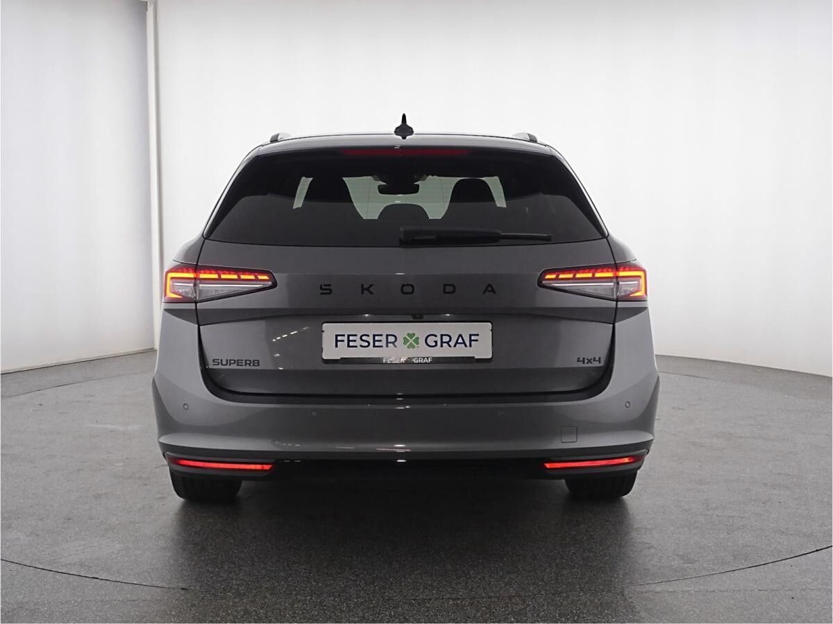 Skoda Superb Combi Sportline 2,0 TDI*KAMERA*SZH*AHK