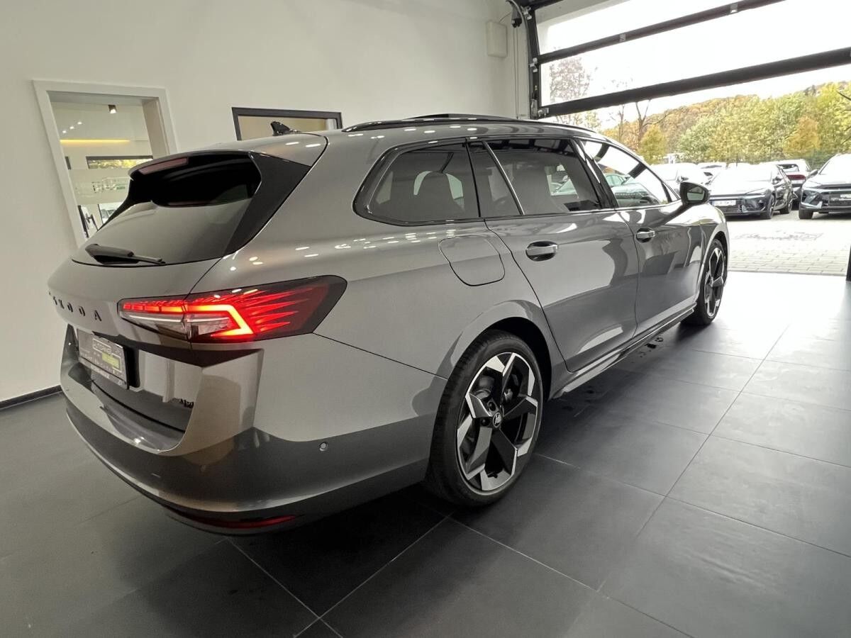 Skoda Superb Combi 265PS 4x4 Vollausstattung! Alle Extras! Sofort!