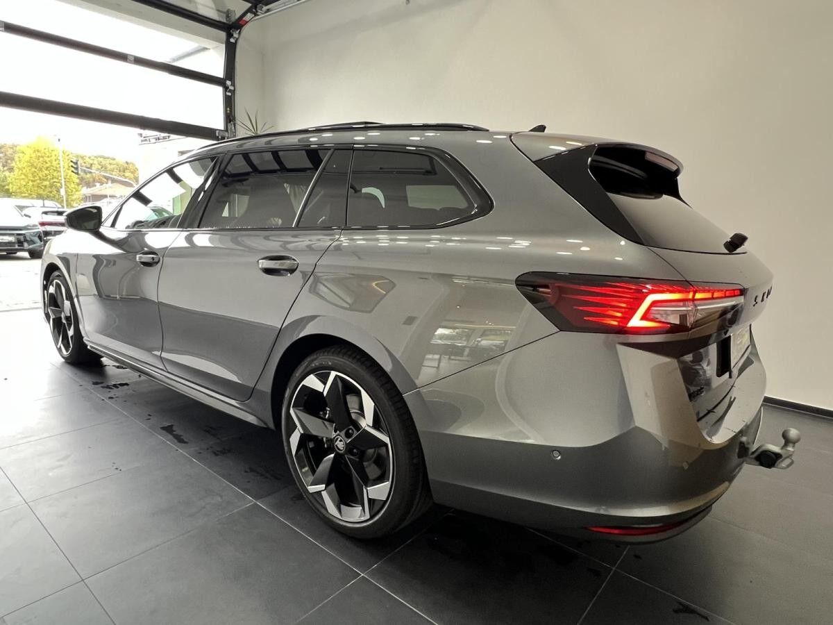 Skoda Superb Combi 265PS 4x4 Vollausstattung! Alle Extras! Sofort!