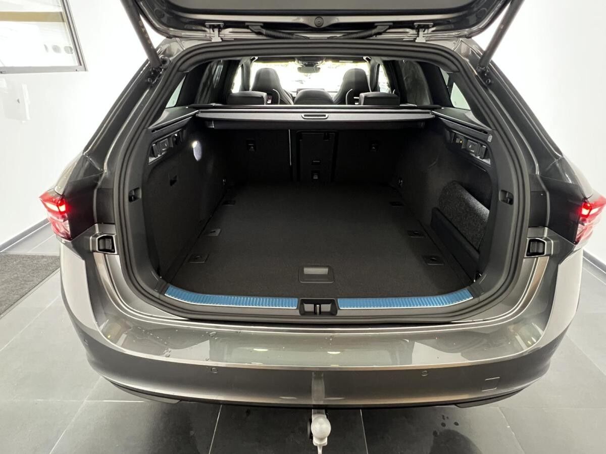 Skoda Superb Combi 265PS 4x4 Vollausstattung! Alle Extras! Sofort!