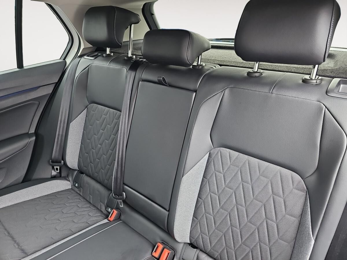 Volkswagen Golf VIII 1.5 eTSI W Goal ACC AUT Akustikglas