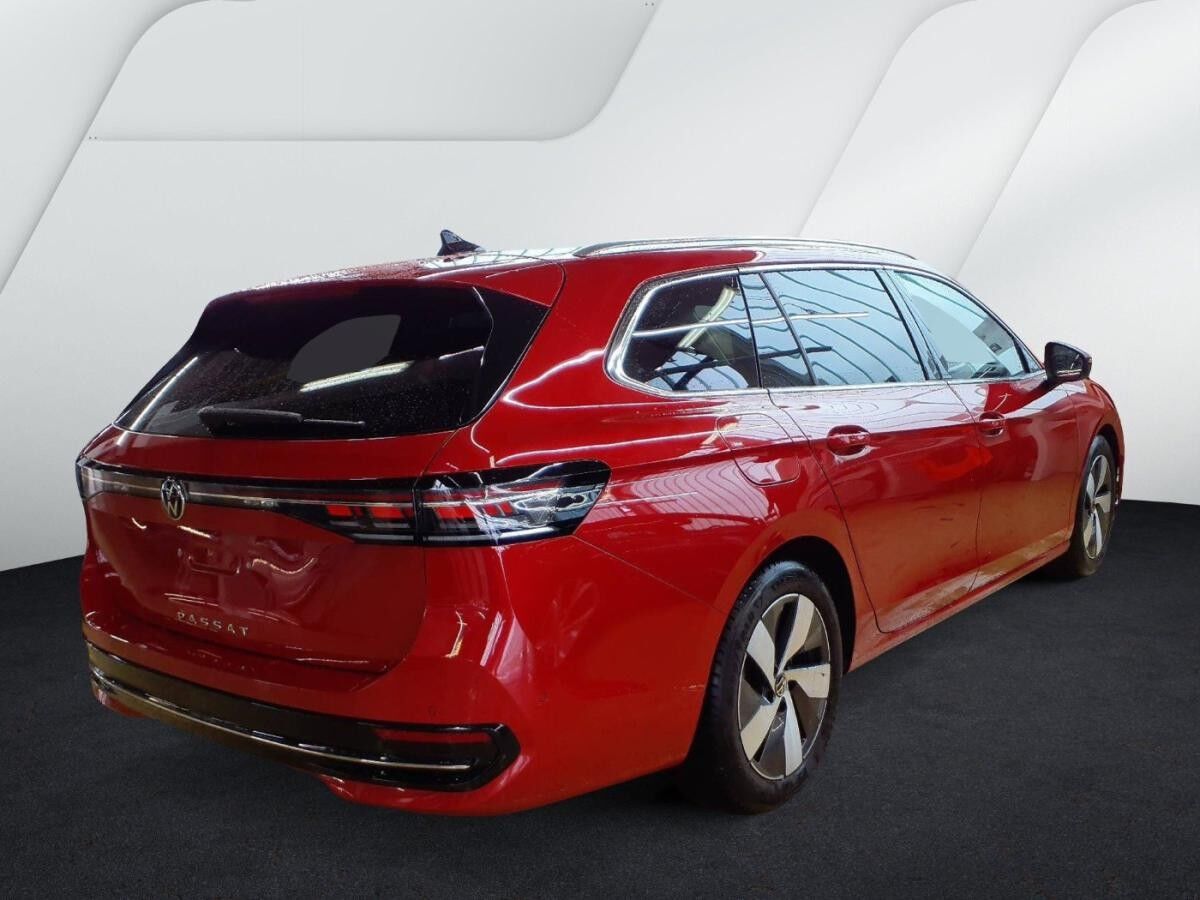 Volkswagen Passat Variant ELEGANCE 2.0TDI DSG ACC.AHK.AREA-VIEW.NAVI+VC.LED.APP-C.LKRD-HZG.SHZ
