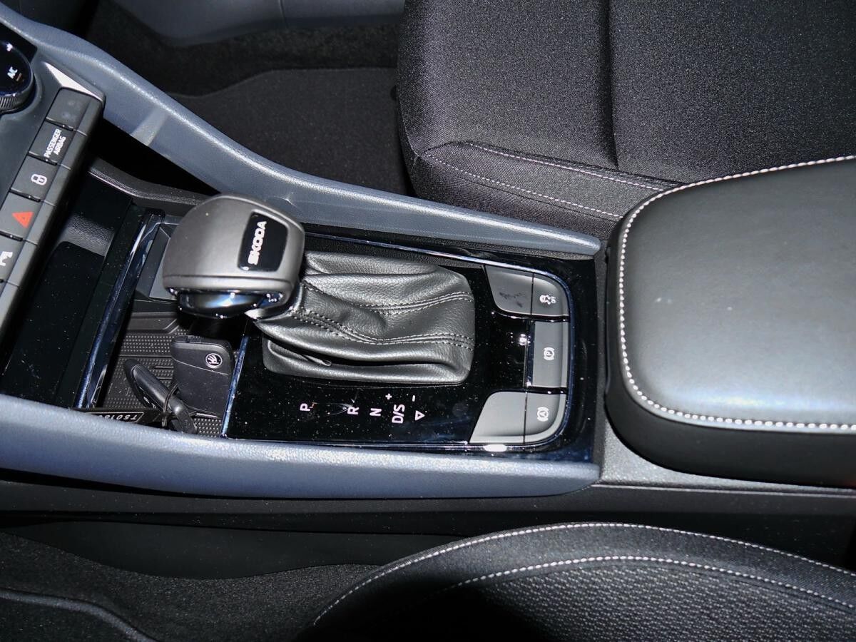 Skoda Karoq "Selection" 1.5TSI 150PS DSG *SOFORT VERFÜGBAR*