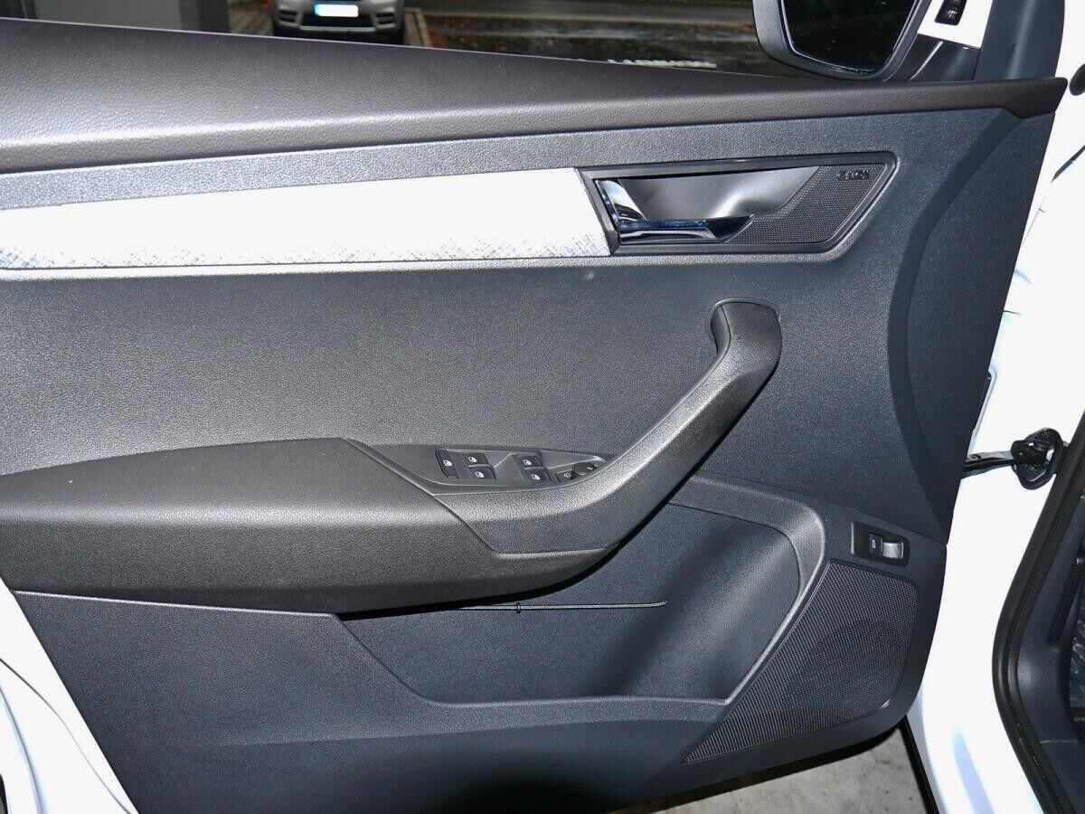 Skoda Karoq "Selection" 1.5TSI 150PS DSG *SOFORT VERFÜGBAR*