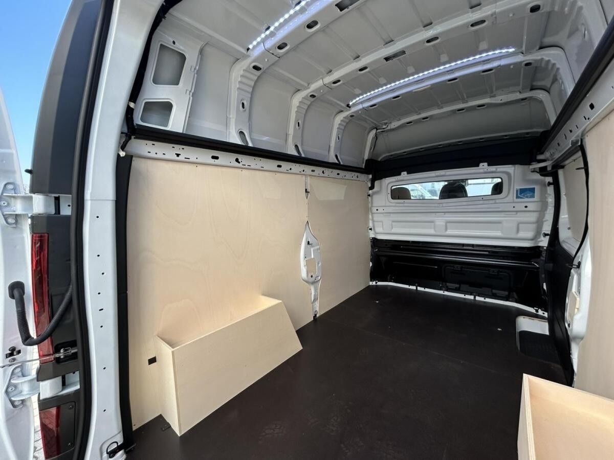 Renault Trafic Kasten L2H2 Komfort 3,0t Blue dCi 150