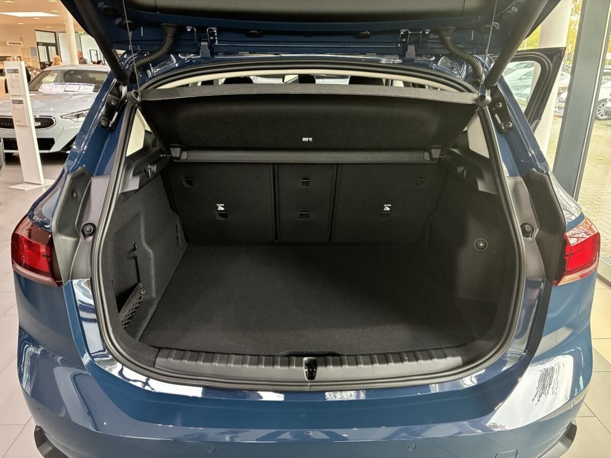 BMW 216 i DAB LED RFK Parkassistent Klimaaut. Shz