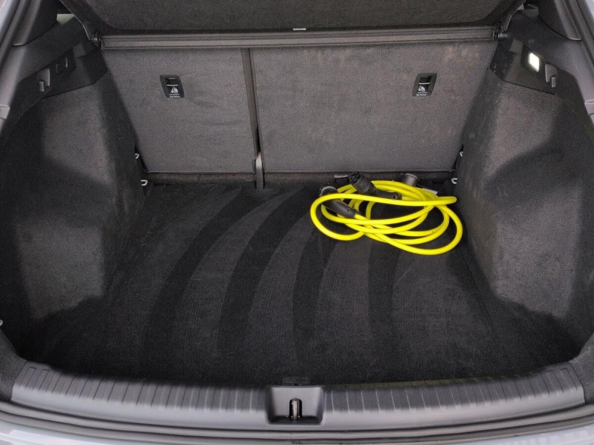 Audi Q4 e-tron 45 S line, Matrix, AHK, 360 Grad, Standklima