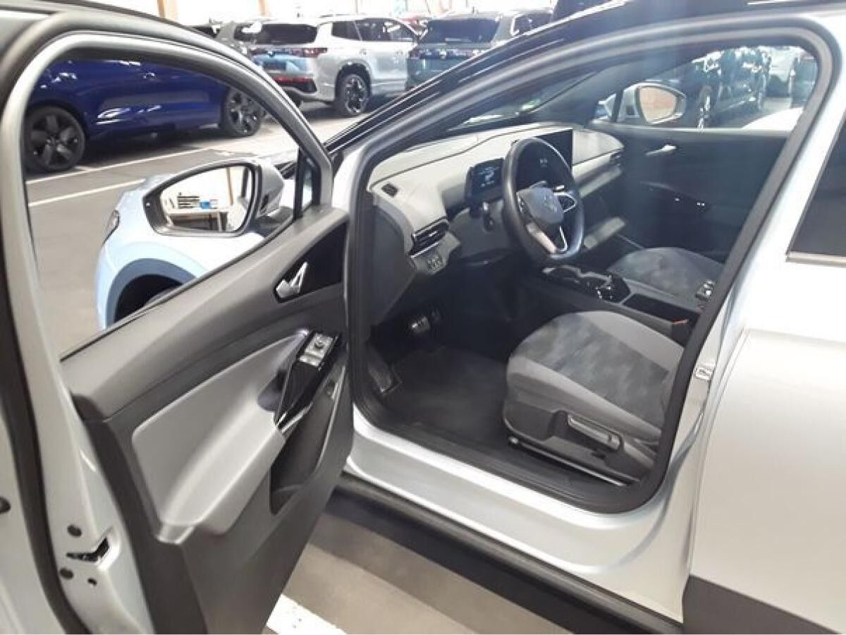 Volkswagen ID.4 Pure Performance 125 kW LED+NAV+ACC+AreaView