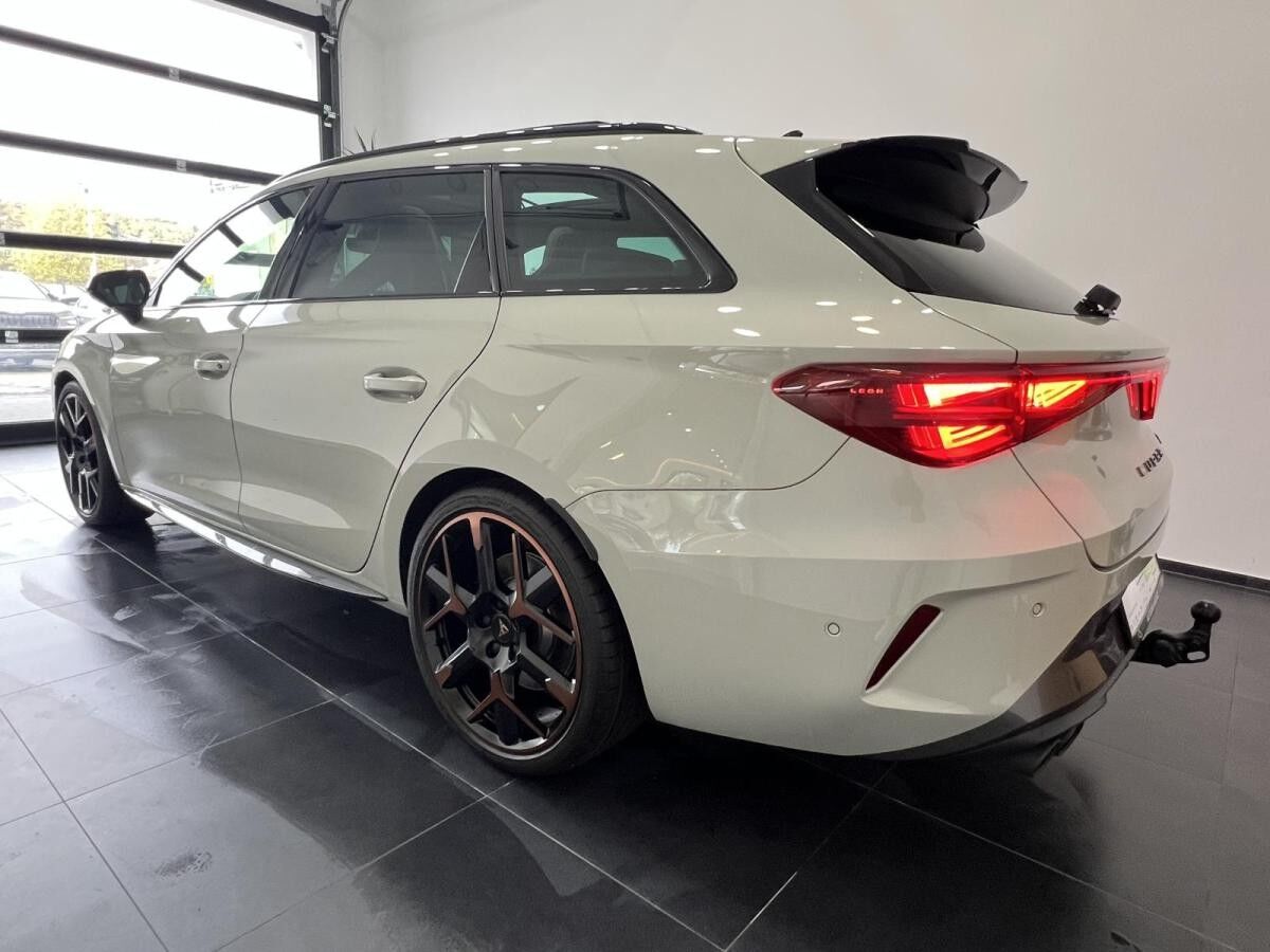 Cupra Leon 333PS ST Extreme |  AHK | Allrad | Pano | Sofort |