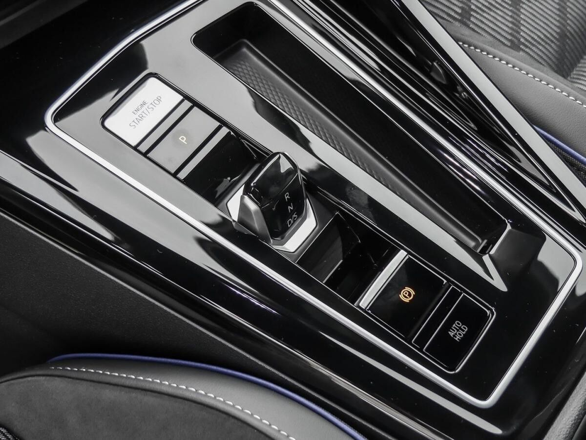 Volkswagen Golf 1.5 eTSI R-Line