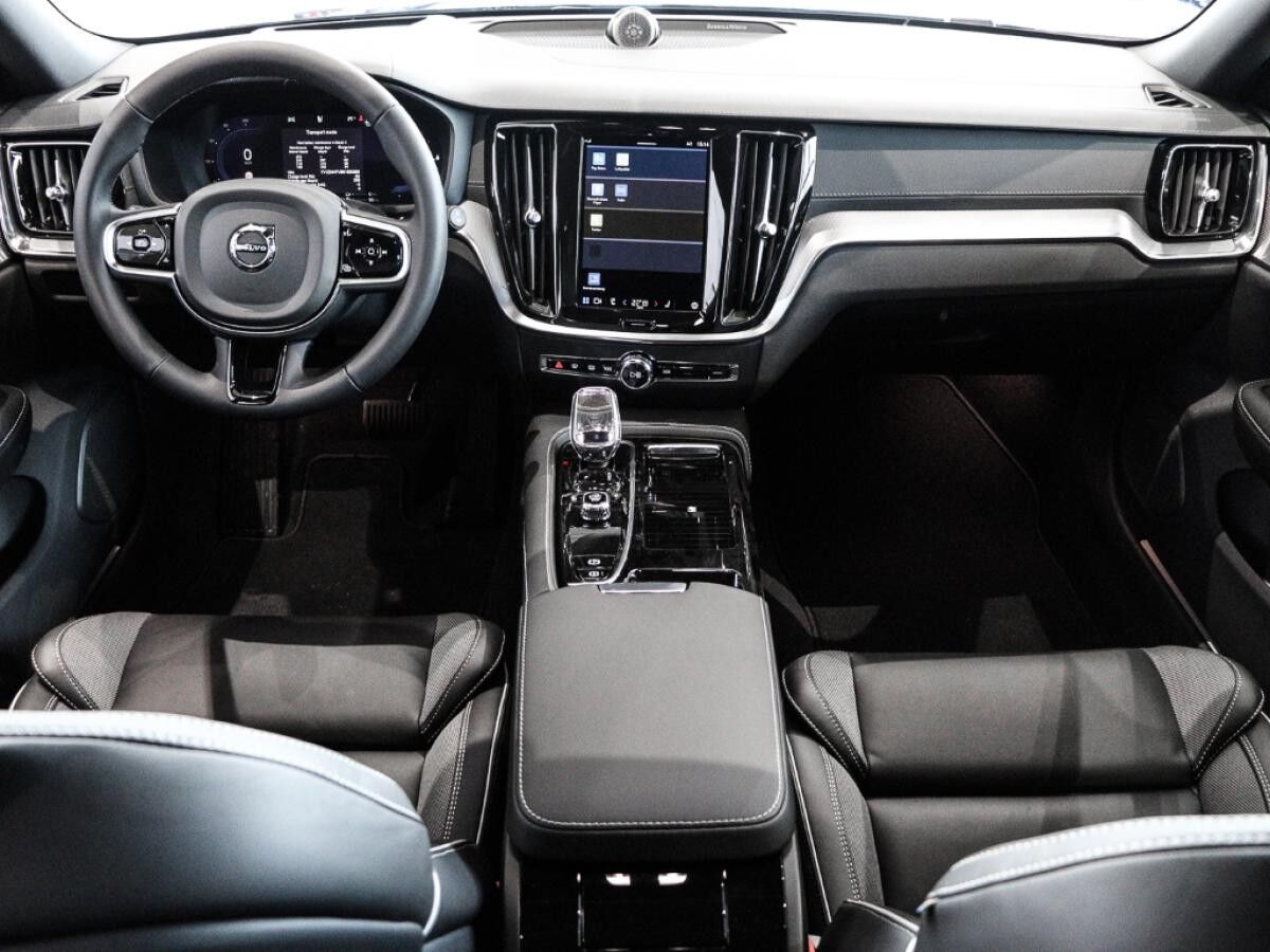 Volvo V60 T8 Recharge Ultimate Dark *AHK*