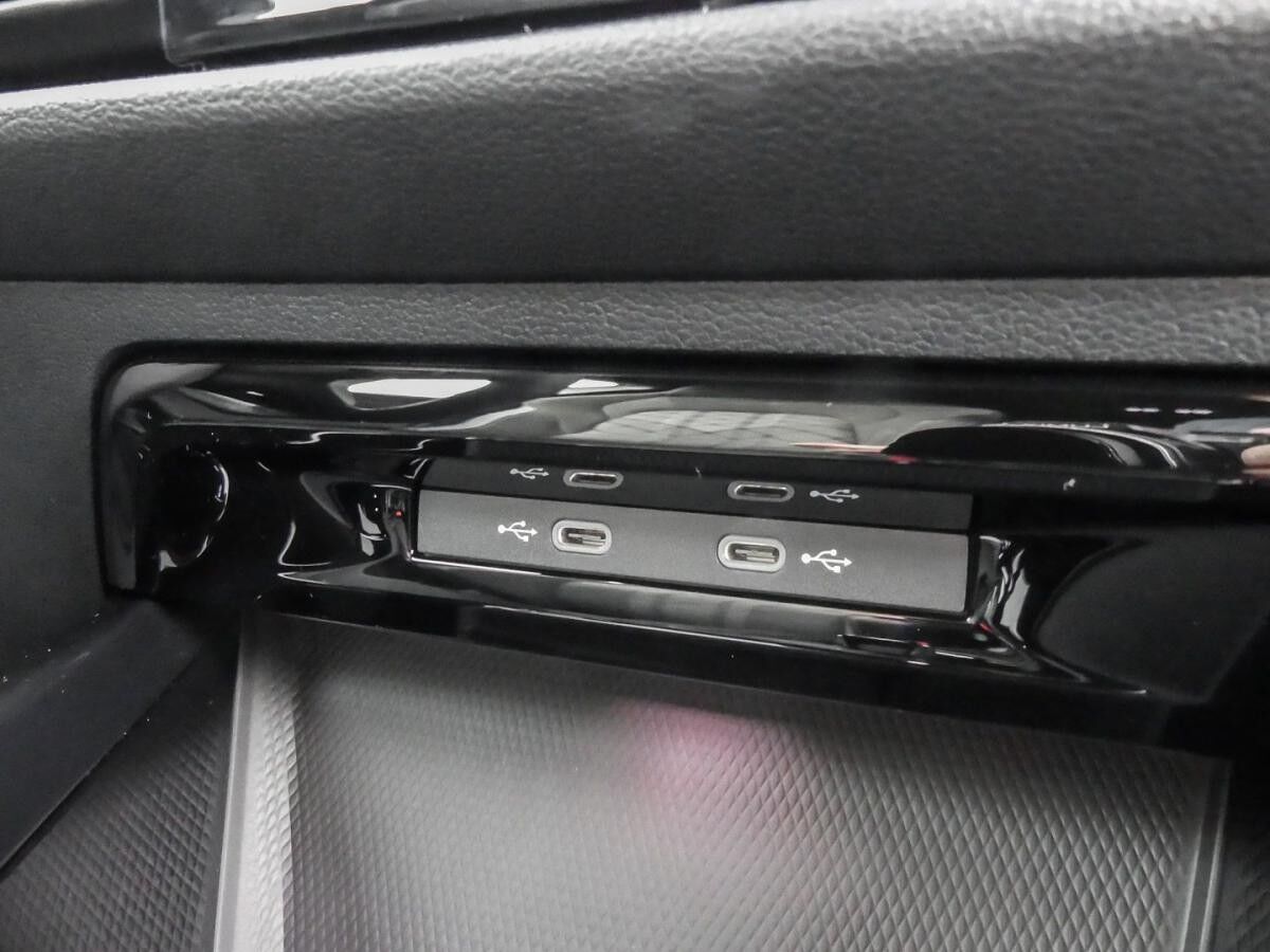 Volkswagen Golf 1.5 eTSI R-Line