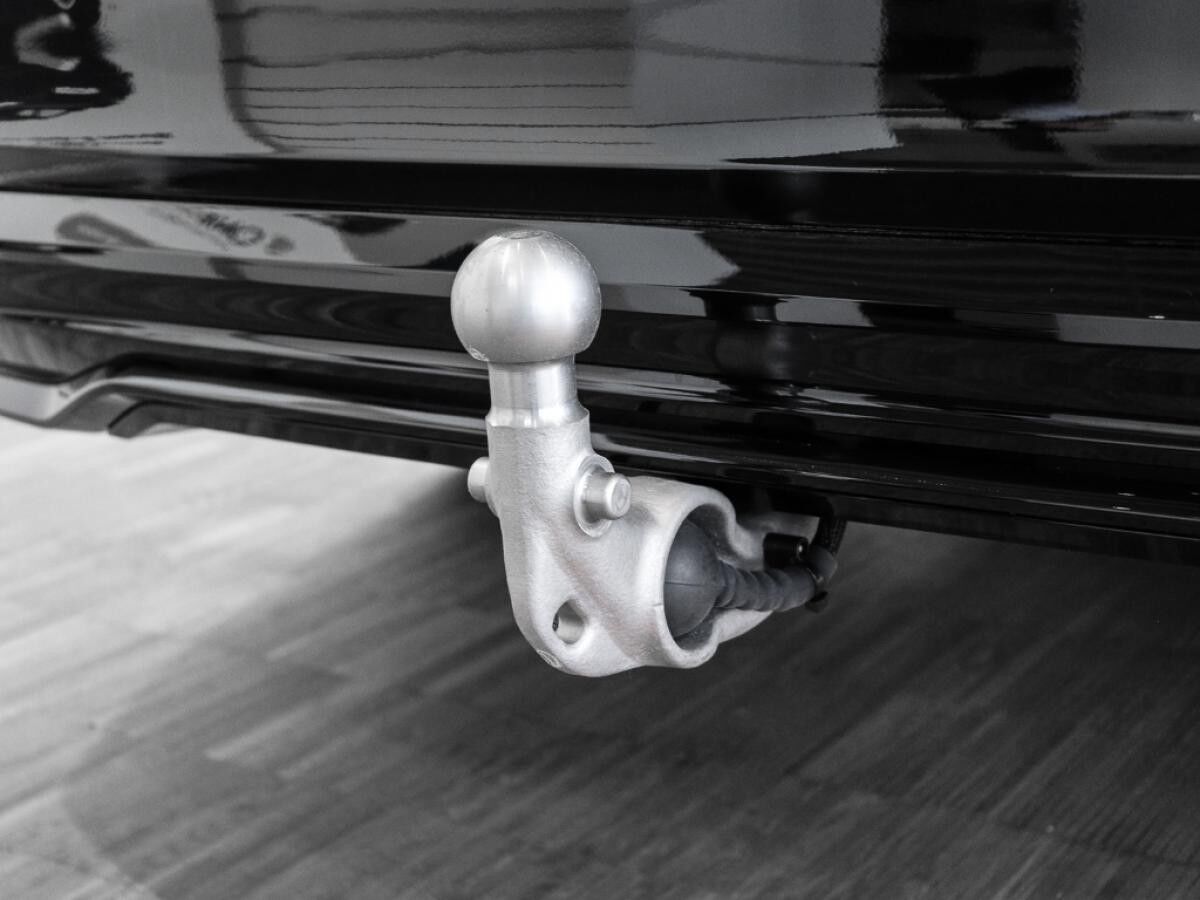 Volvo V60 T8 Recharge Ultimate Dark *AHK*