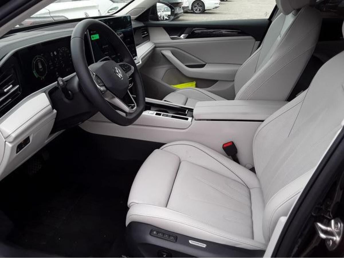 Volkswagen Passat Variant ELEGANCE 2.0TDI DSG 4M ACC.5J-G.AHK.AREA-VIEW.NAVI+VC.HUD.LED.APP-C