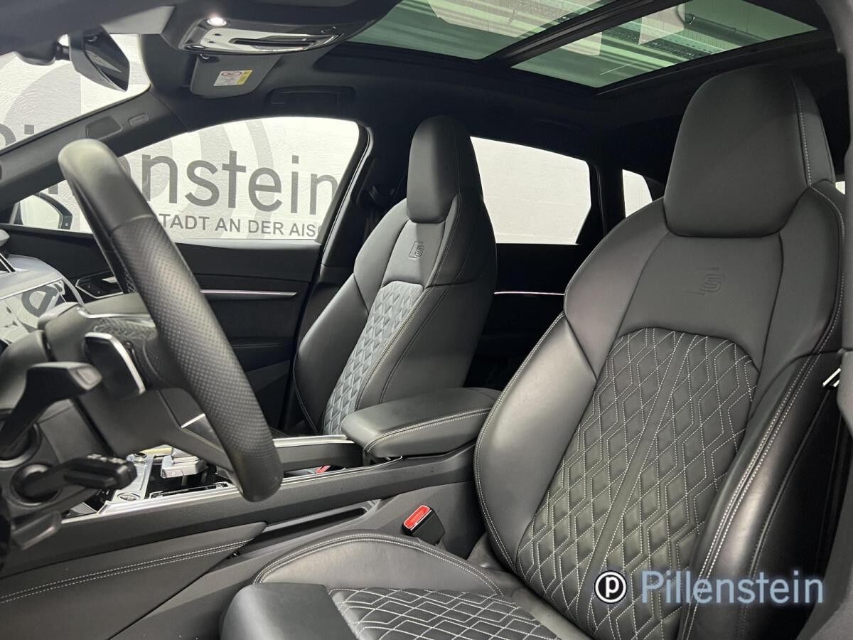 Audi Q8 e-tron 55 S-LINE BLACK AHK+PANO+NP120TEUR+VOL