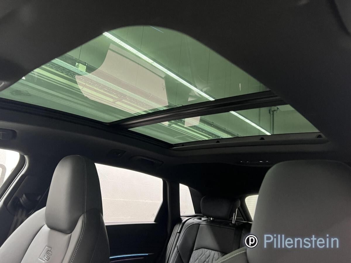 Audi Q8 e-tron 55 S-LINE BLACK AHK+PANO+NP120TEUR+VOL