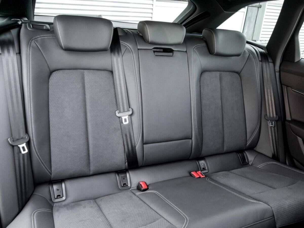 Audi A6 Avant S-LIne 40 TDI quattro S tronic AHK Optikp. schwarz Matrix NP 86.000