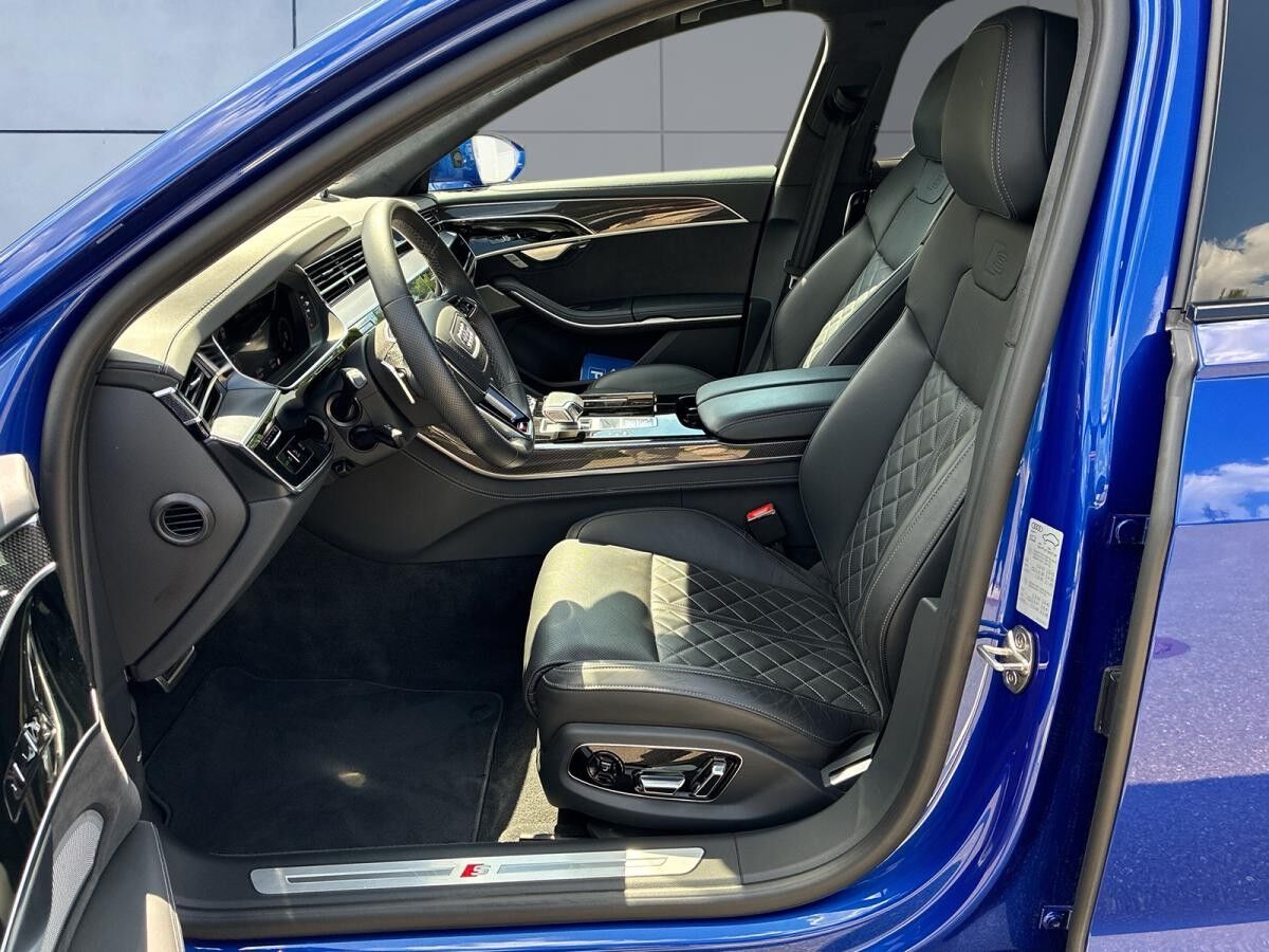 Audi A8 60 TFSI e quattro 340(462) kW(PS) tiptronic