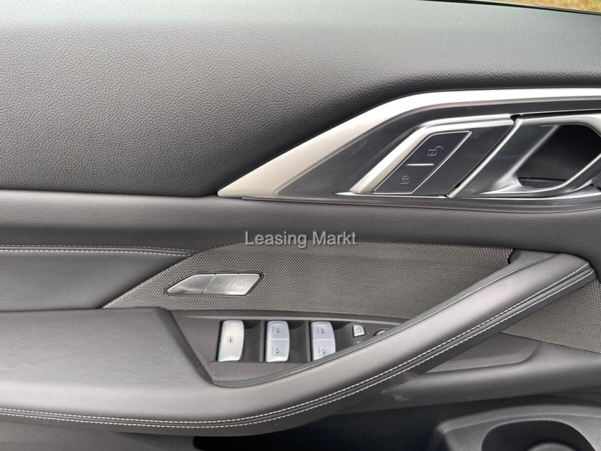 BMW M4 Competition M xDrive Cabrio / NP= 121.490,- /