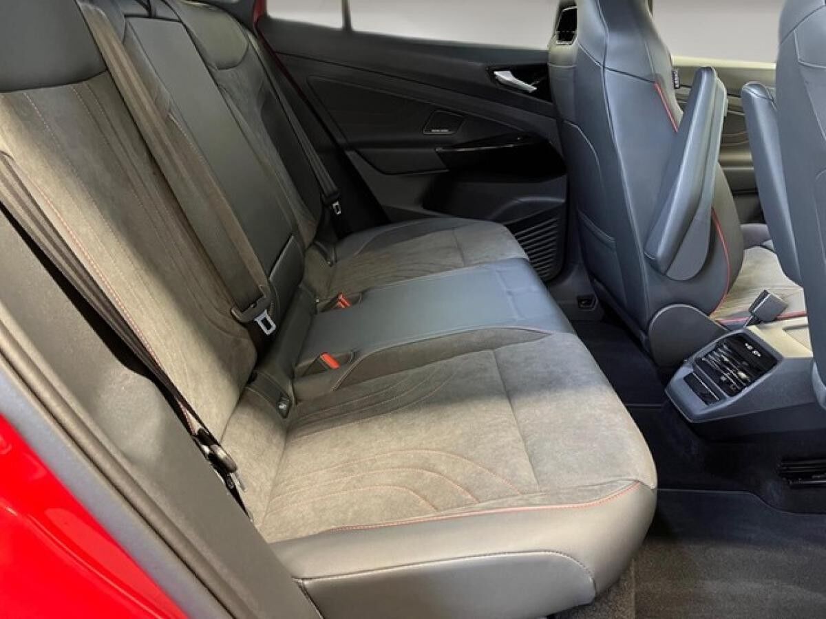 Volkswagen ID.5 GTX 250 kW 4Motion - Area View Discover Pro AHK IQ.DRIVE Harman Kardon Wärmepumpe Massage SHZ HUD