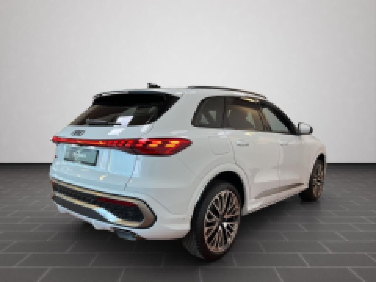 Audi Q5 Edition One, Tech Plus, Assistenzsysteme, Matrix LED