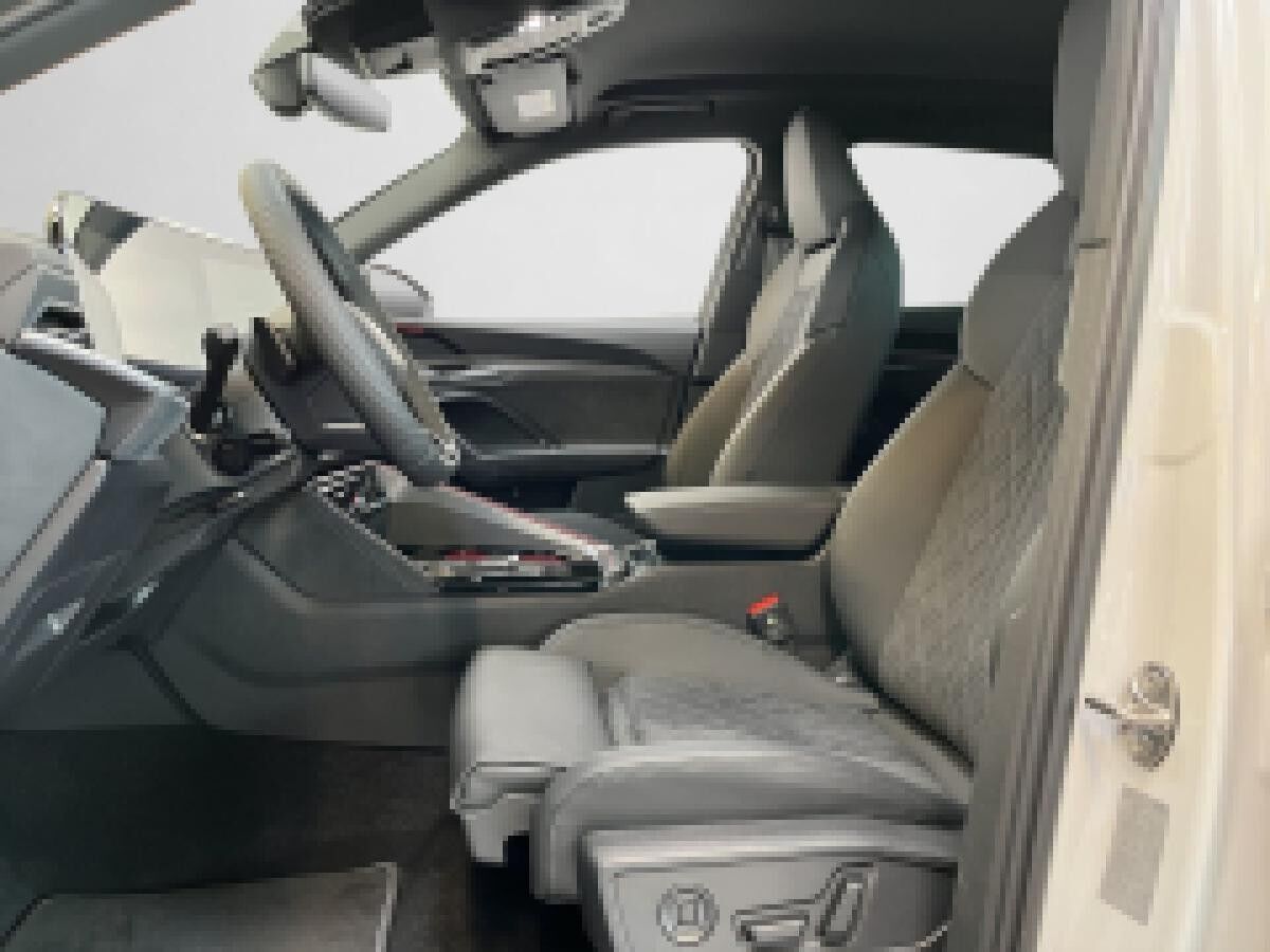 Audi Q5 Edition One, Tech Plus, Assistenzsysteme, Matrix LED