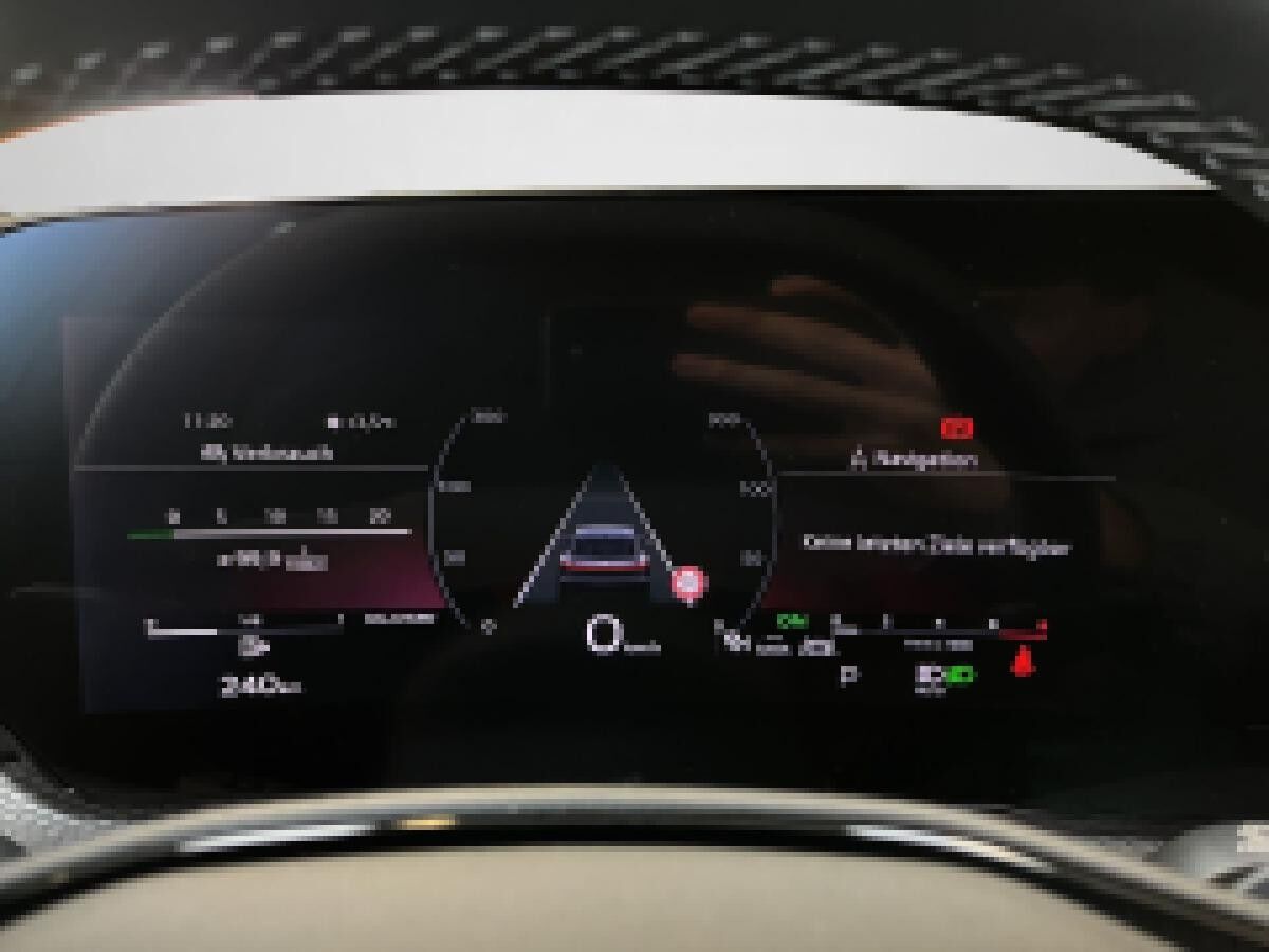 Audi Q5 Edition One, Tech Plus, Assistenzsysteme, Matrix LED