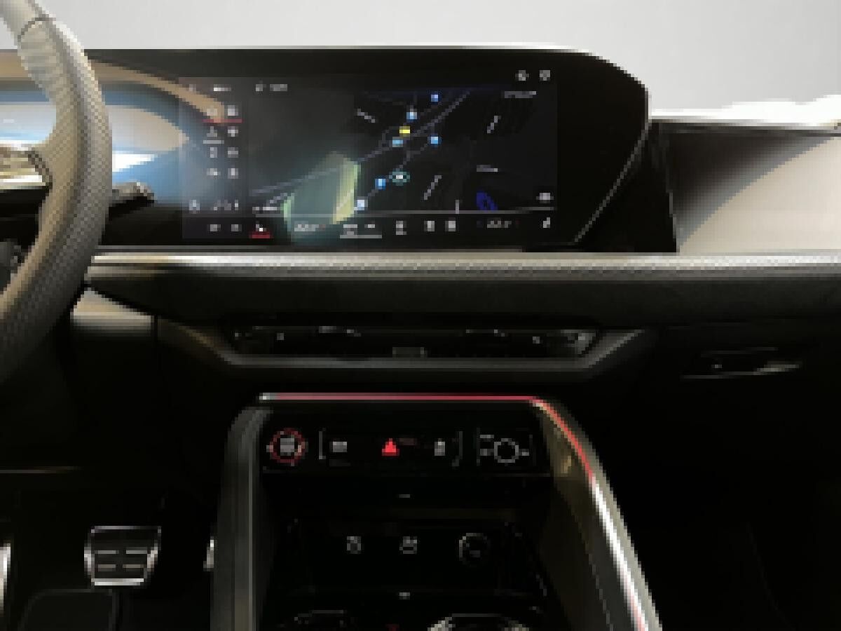 Audi Q5 Edition One, Tech Plus, Assistenzsysteme, Matrix LED