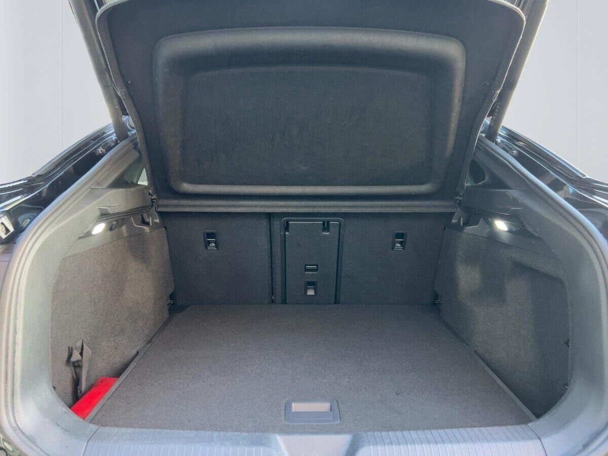 Volkswagen ID.5 Pro Performance WÄRMEPUMPE/AHK/NAVI/ACC