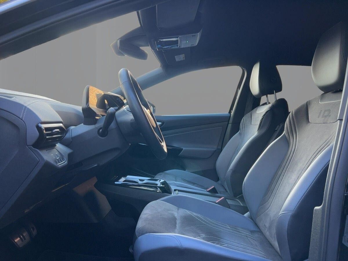 Volkswagen ID.5 Pro Performance WÄRMEPUMPE/AHK/NAVI/ACC