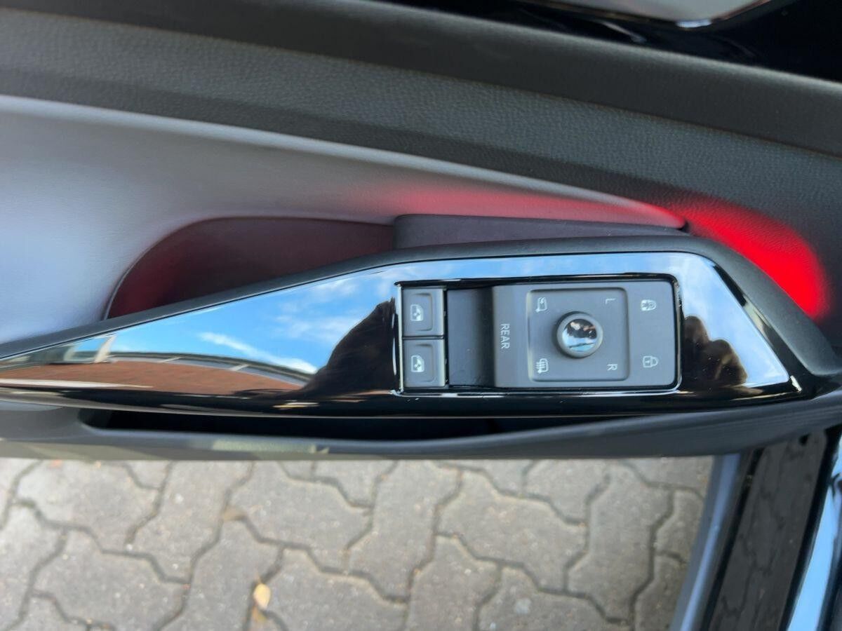 Volkswagen ID.5 Pro Performance WÄRMEPUMPE/AHK/NAVI/ACC