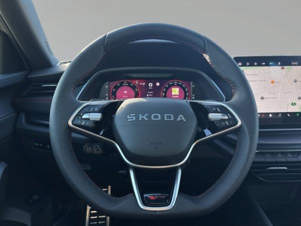 Skoda Octavia Combi 2.0 TSI 195 kW RS, AHK, Panorama-Schiebedach elektrisch