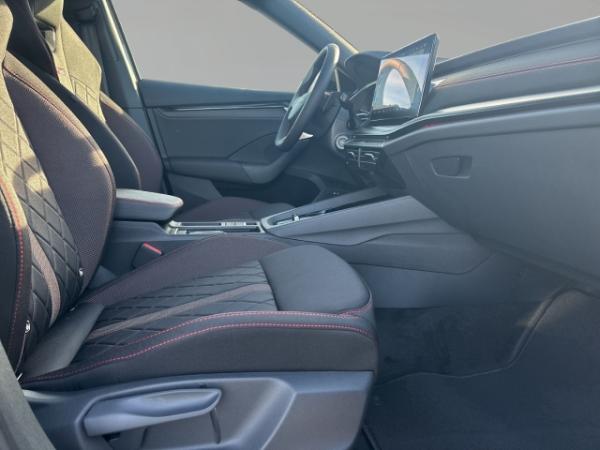 Skoda Octavia Combi 2.0 TSI 195 kW RS, AHK, Panorama-Schiebedach elektrisch