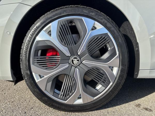 Skoda Octavia Combi 2.0 TSI 195 kW RS, AHK, Panorama-Schiebedach elektrisch