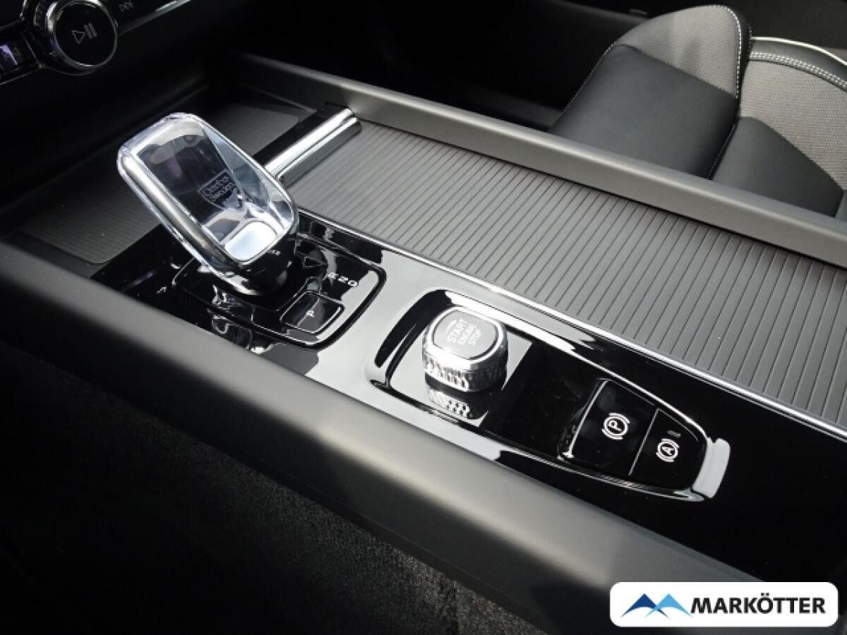 Volvo XC60 T6 Plus Black Edition Recharge/360°CAM/SHZ/