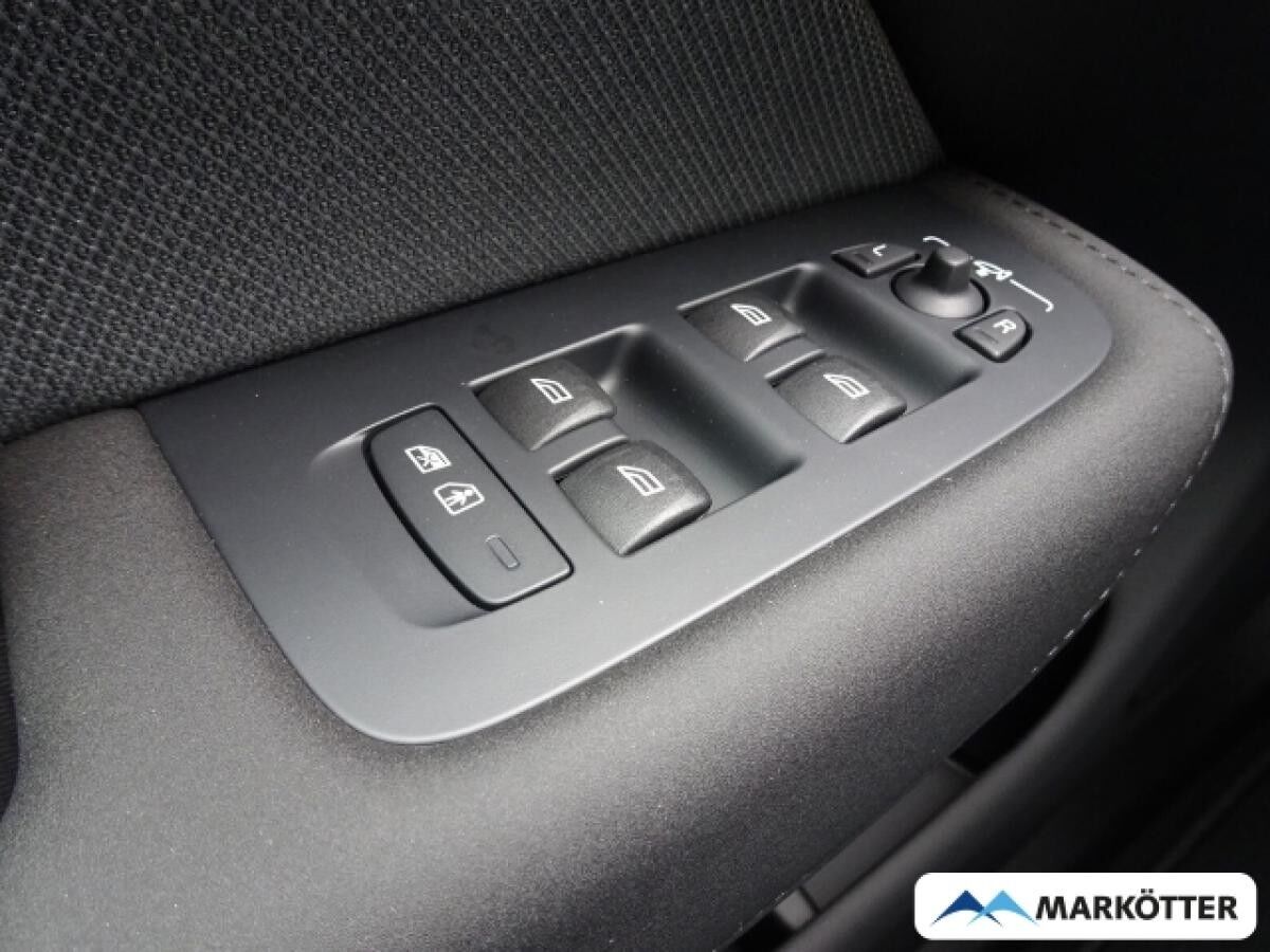 Volvo XC60 T6 Plus Black Edition Recharge/360°CAM/SHZ/