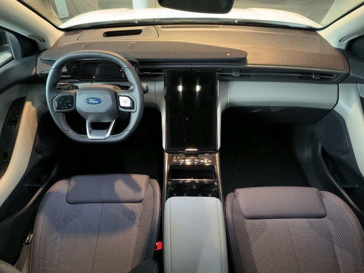 Ford Explorer Extended Range h Fahrerassist-Paket