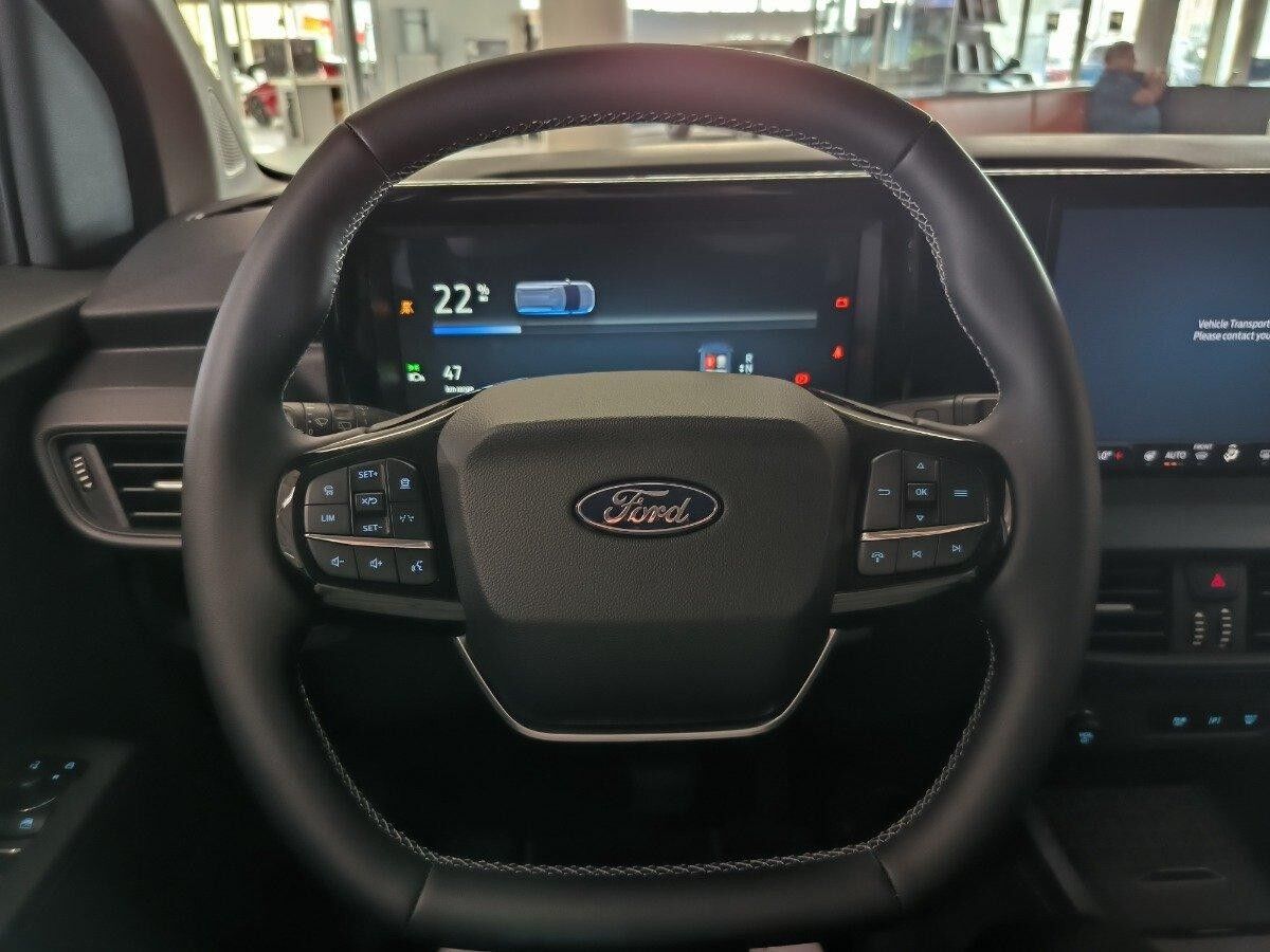 Ford Tourneo Courier Active SHZ*SHZ*Dachfarbe schwarz